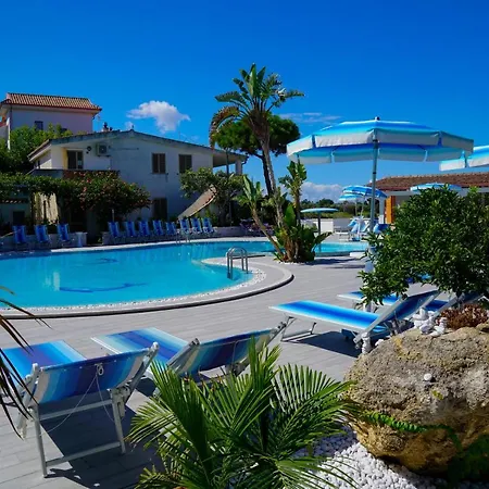 Le Playe Village