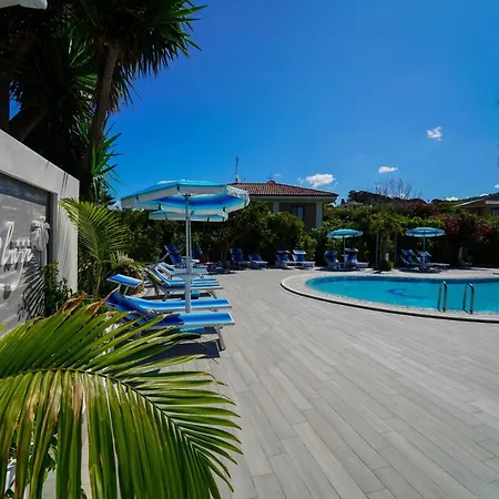 Le Playe Village 3*