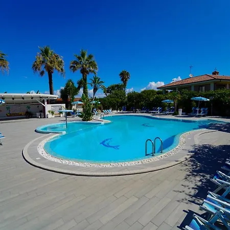 Le Playe Village 3*