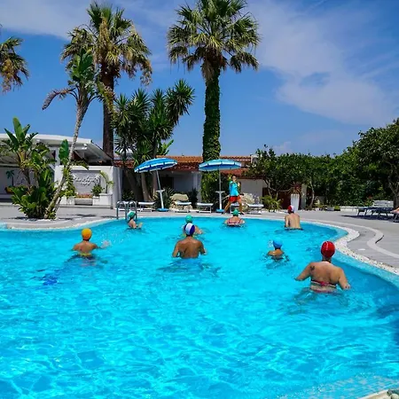 Le Playe Aparthotel 3*